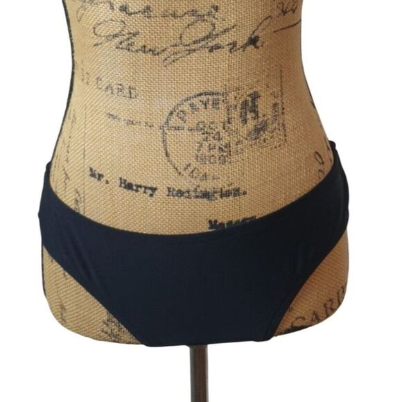 Mossimo Women's Black Bikini Swim Bottoms M Sexy Cheeky Scrunch Back - Picture 1 of 5